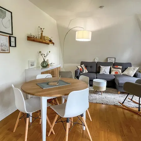 T2 With Balcony Near Apartamento *